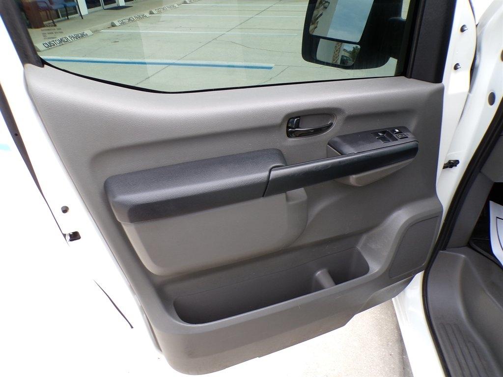 Nissan NV Standard Roof 1500 V6 S 2016