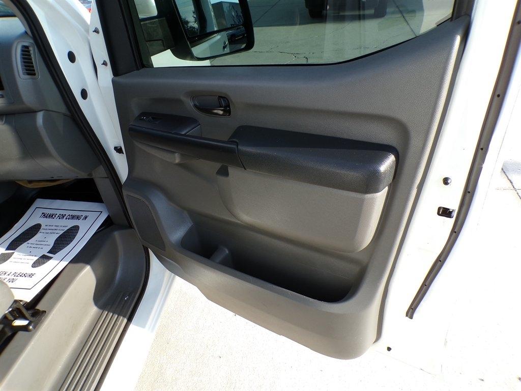 Nissan NV Standard Roof 1500 V6 S 2016