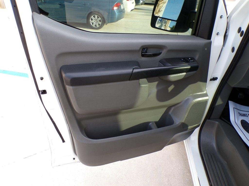 Nissan NV Standard Roof 1500 V6 S 2016