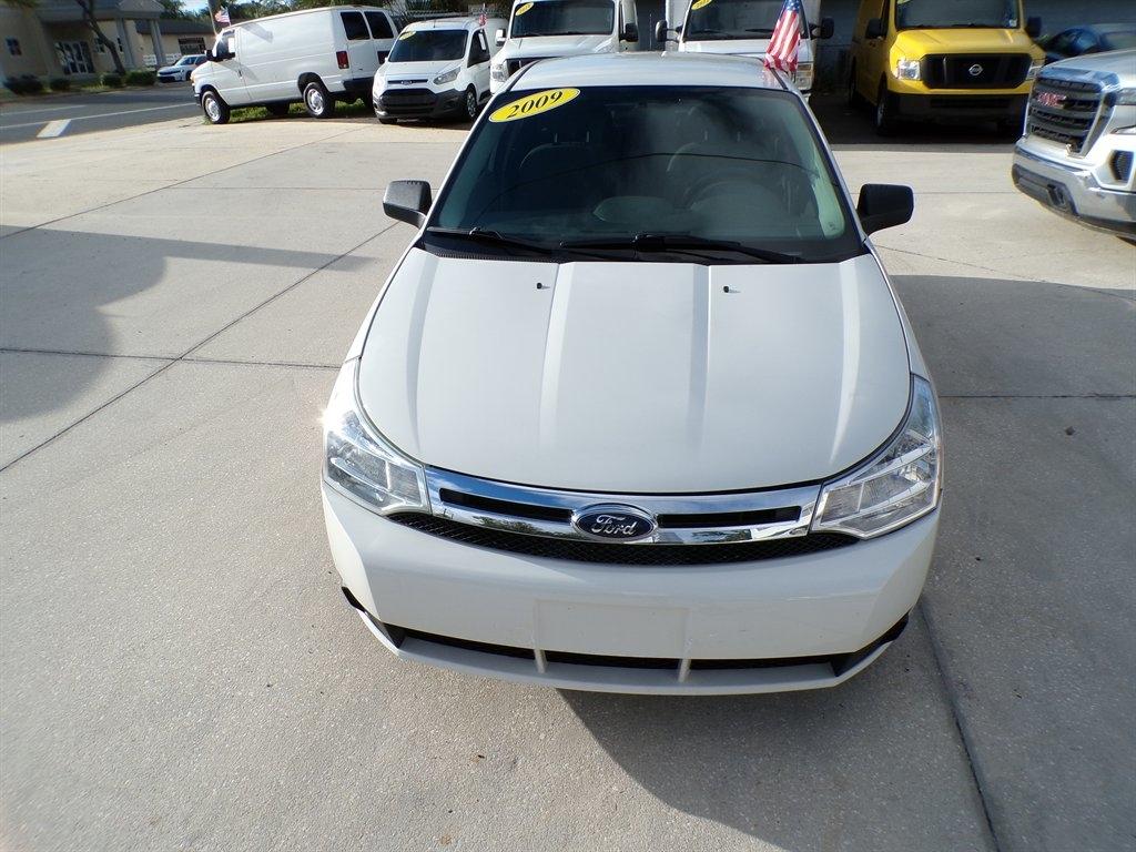 Ford Focus 4dr Sdn SE 2009