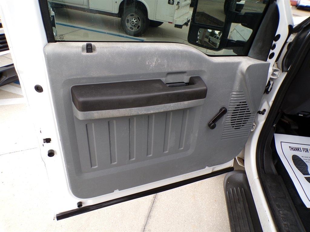 Ford Super Duty F-250 SRW 4WD Crew Cab 156" XL 2014