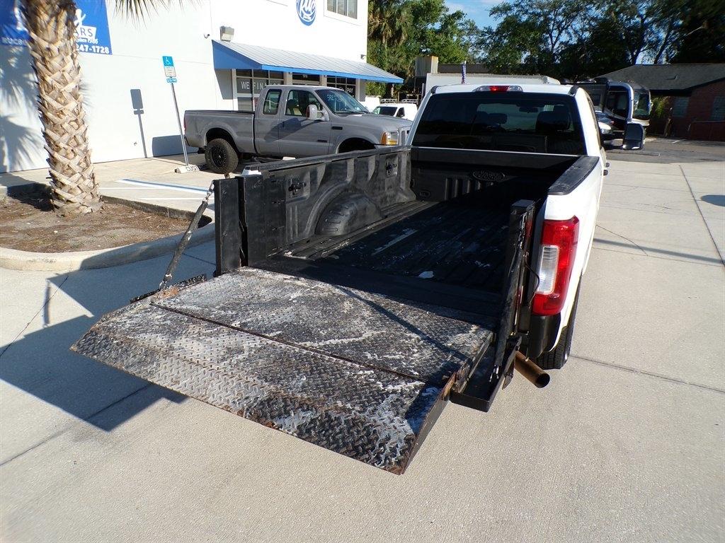 Ford Super Duty F-250 SRW King Ranch 2WD Crew Cab 8' Box 2017