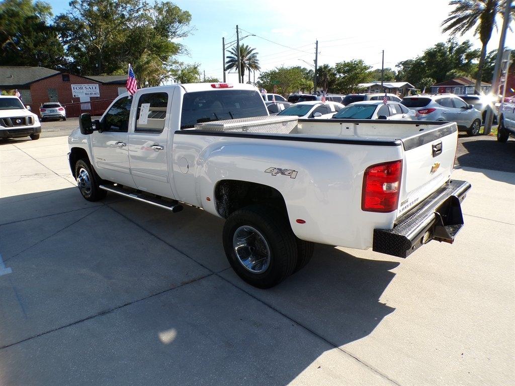 Chevrolet Silverado 3500HD 4WD Crew Cab 167.7" LT 2012