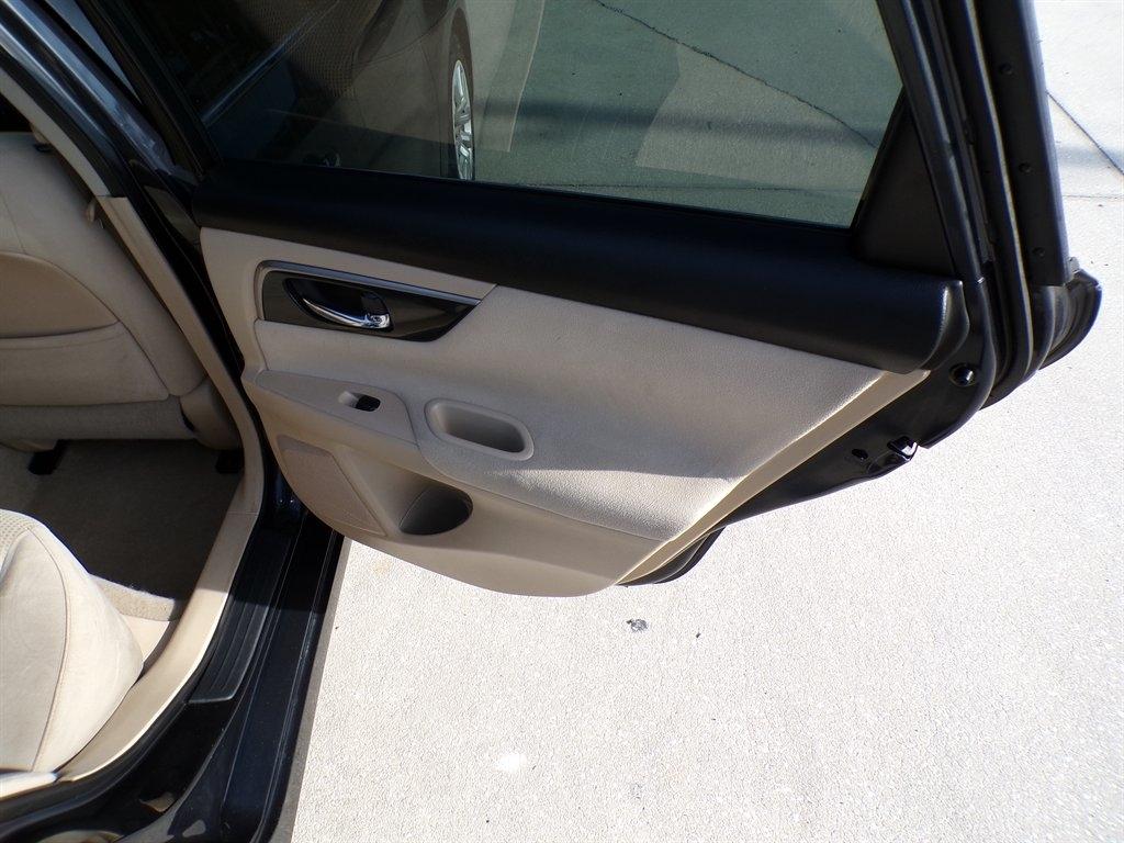 Nissan Altima 4dr Sdn I4 2.5 S 2014