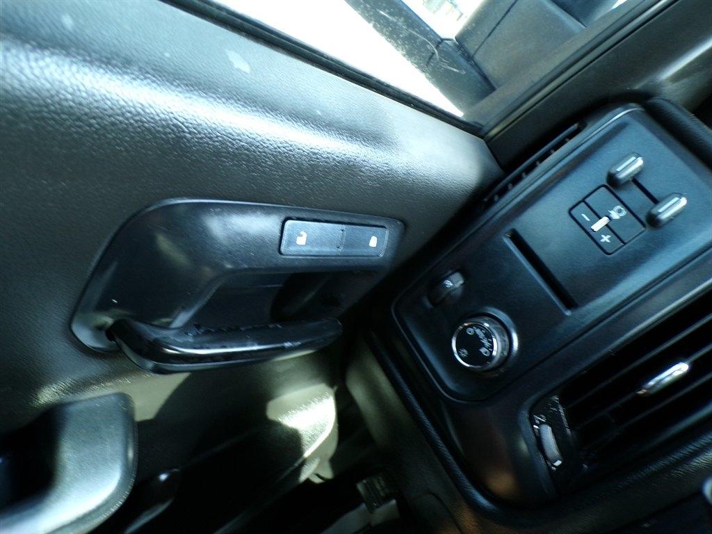 Chevrolet Silverado 2500HD 2WD Reg Cab 133.6" Work Truck 2015