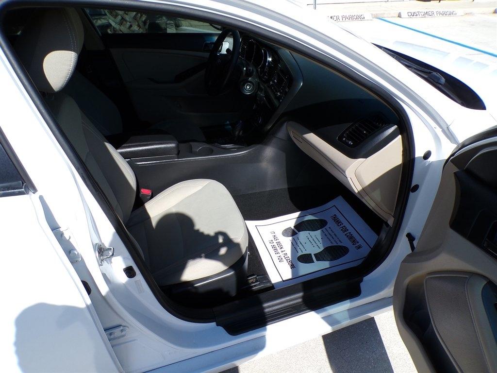 Kia Optima 4dr Sdn LX 2013