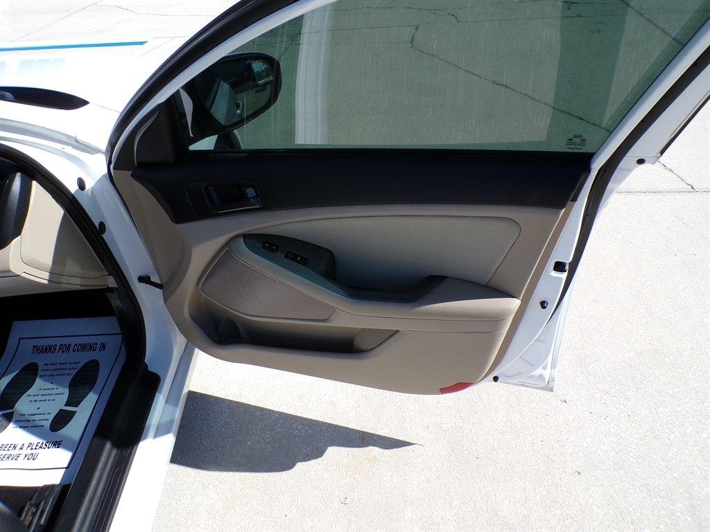 Kia Optima 4dr Sdn LX 2013