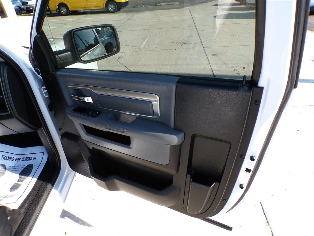 RAM 1500 Classic Tradesman 4x2 Reg Cab 8' Box 2020