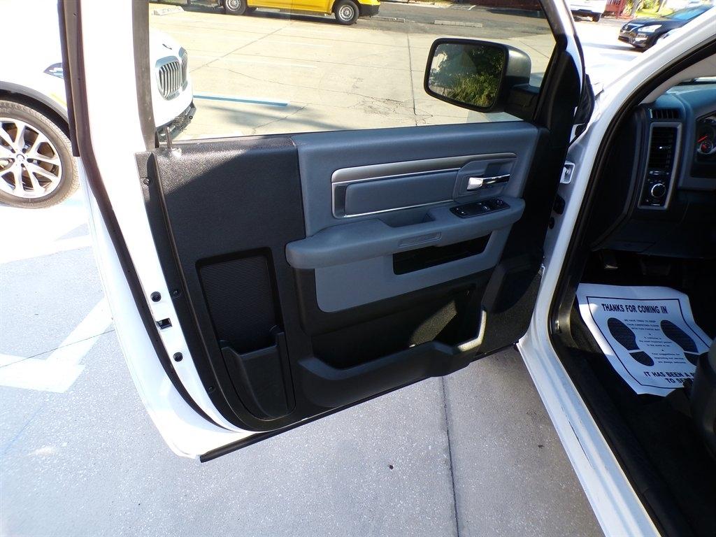 RAM 1500 Classic Tradesman 4x2 Reg Cab 8' Box 2020
