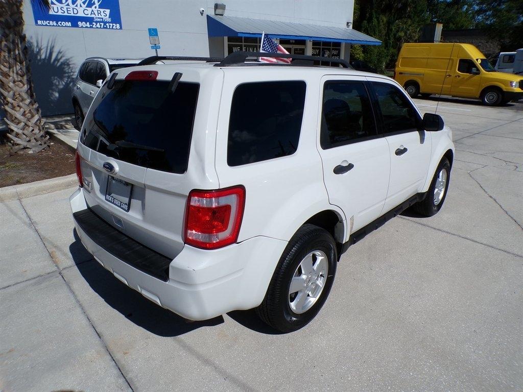 Ford Escape FWD 4dr XLT 2011
