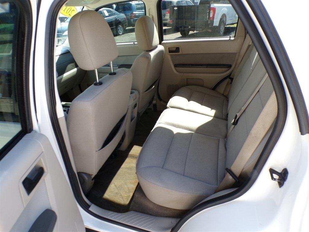 Ford Escape FWD 4dr XLT 2011