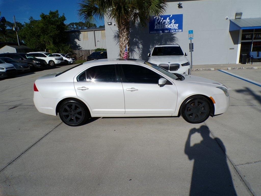 Mercury Milan 4dr Sdn Premier FWD 2010