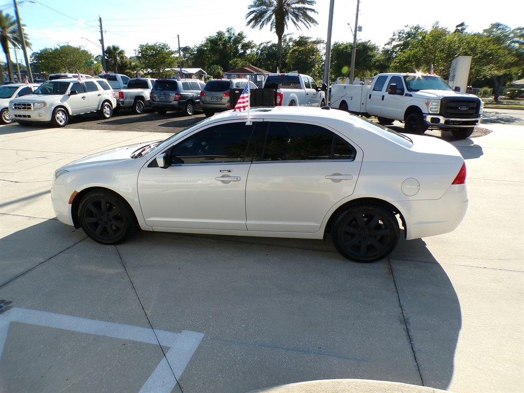 Mercury Milan 4dr Sdn Premier FWD 2010