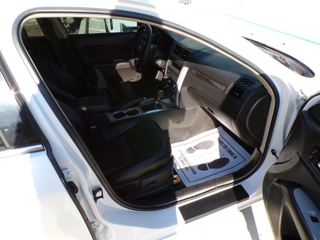 Mercury Milan 4dr Sdn Premier FWD 2010