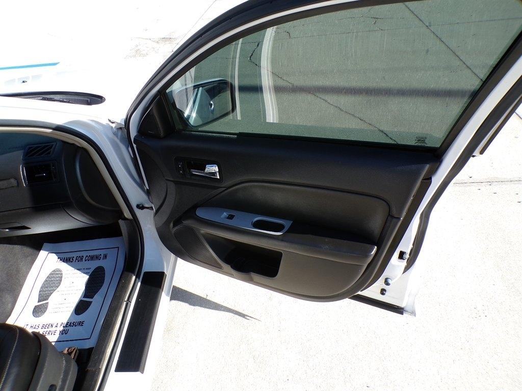 Mercury Milan 4dr Sdn Premier FWD 2010