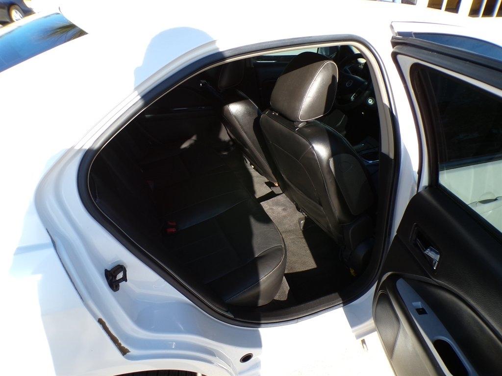 Mercury Milan 4dr Sdn Premier FWD 2010