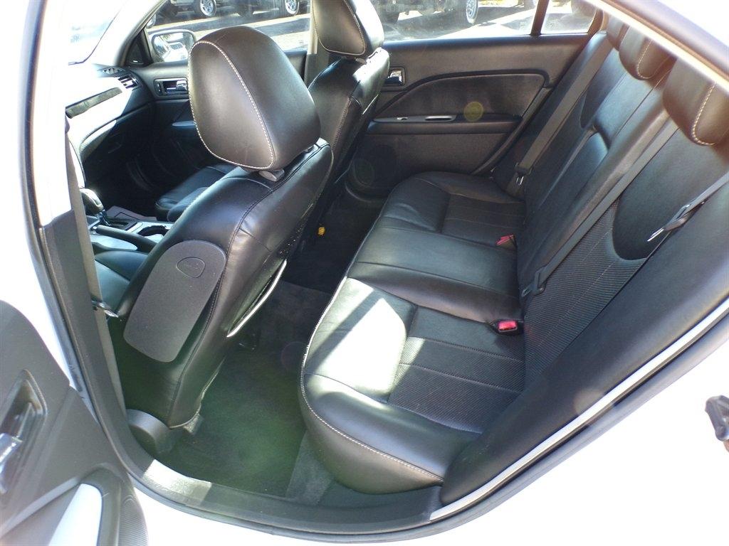 Mercury Milan 4dr Sdn Premier FWD 2010