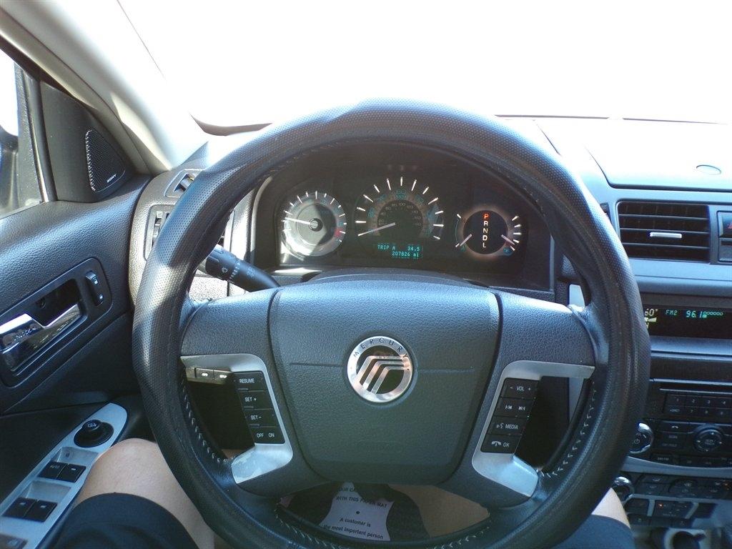 Mercury Milan 4dr Sdn Premier FWD 2010