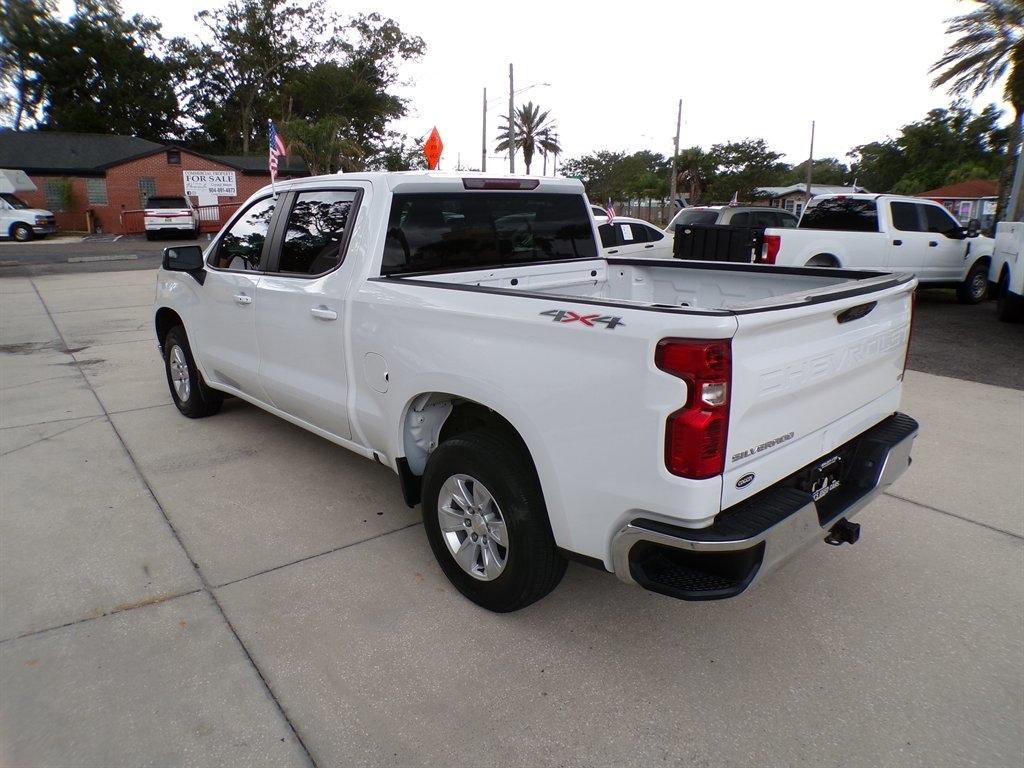 Chevrolet Silverado 1500 4WD Crew Cab 147" LT w/1LT 2022