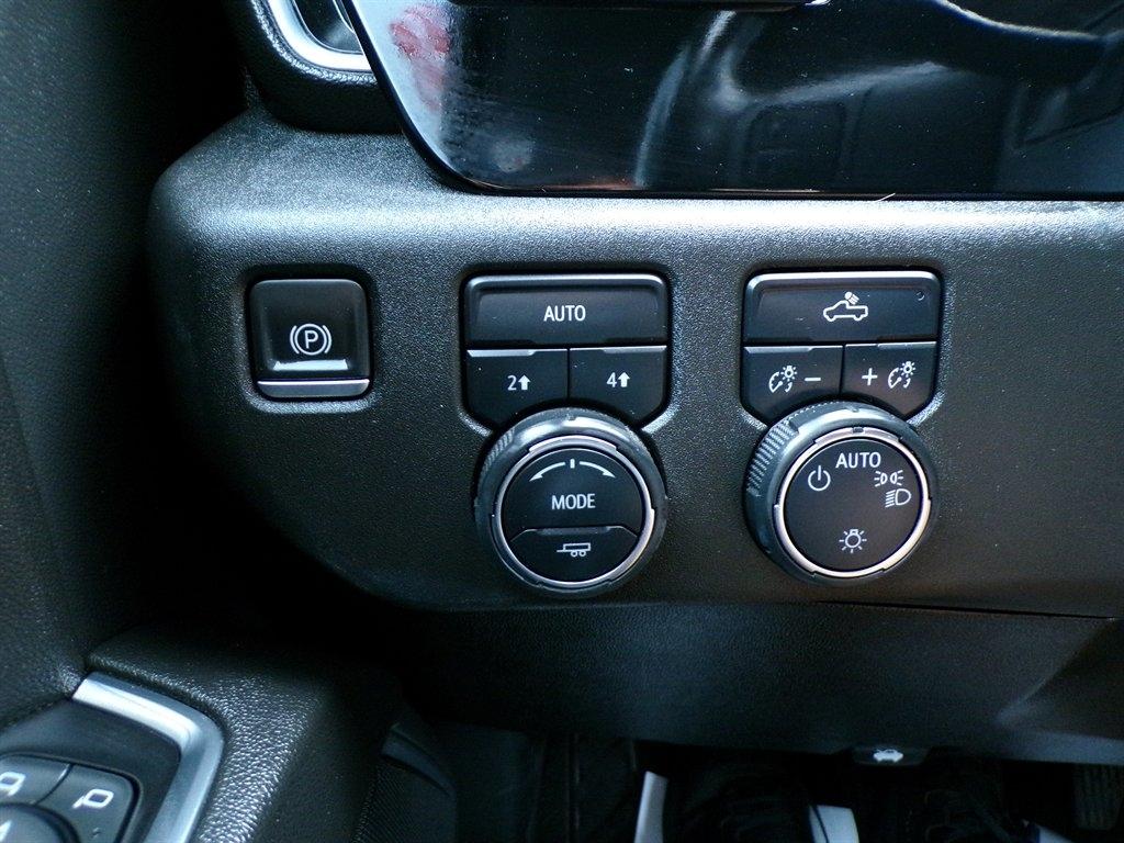 Chevrolet Silverado 1500 4WD Crew Cab 147" LT w/1LT 2022