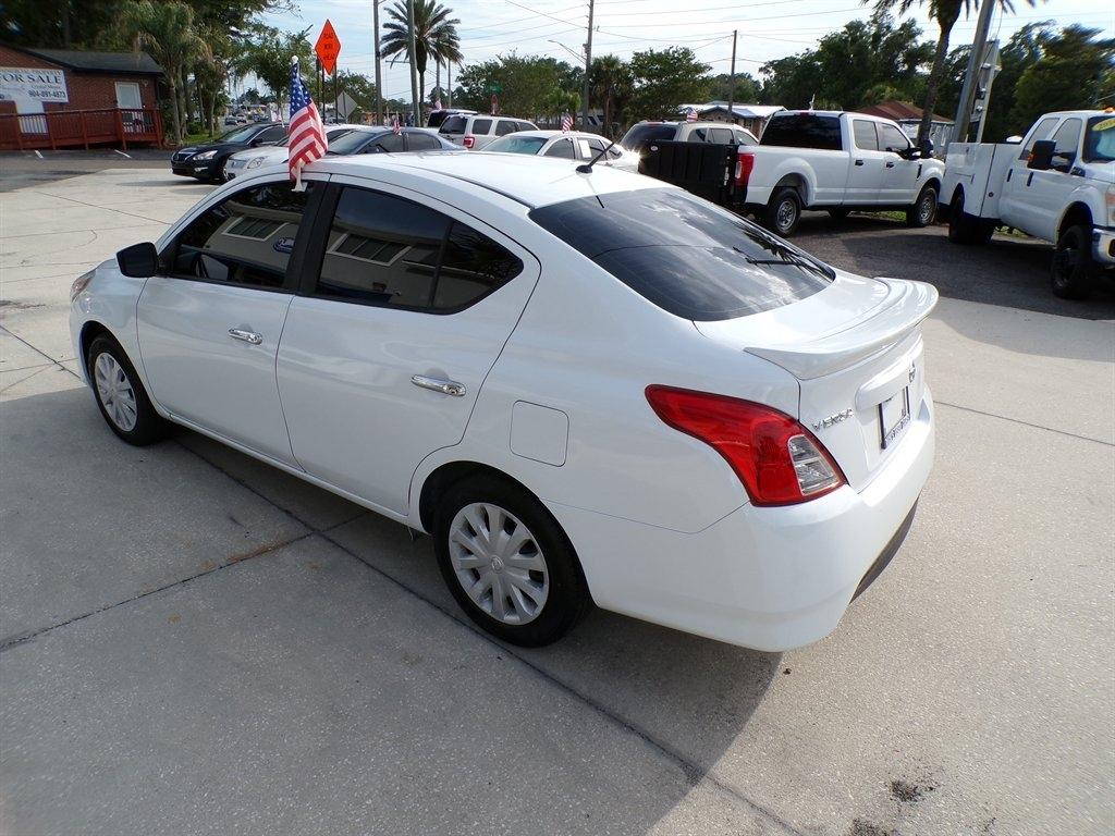 Nissan Versa Sedan SV CVT 2019