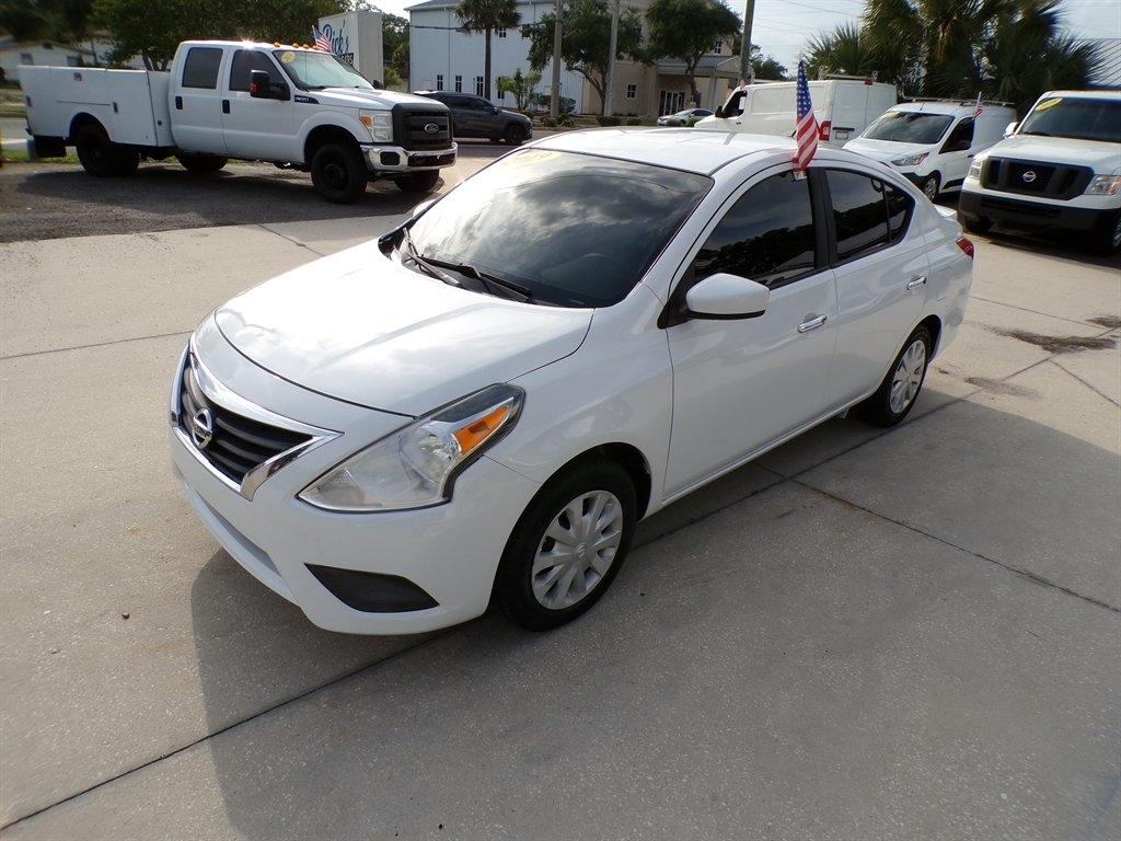 Nissan Versa Sedan SV CVT 2019