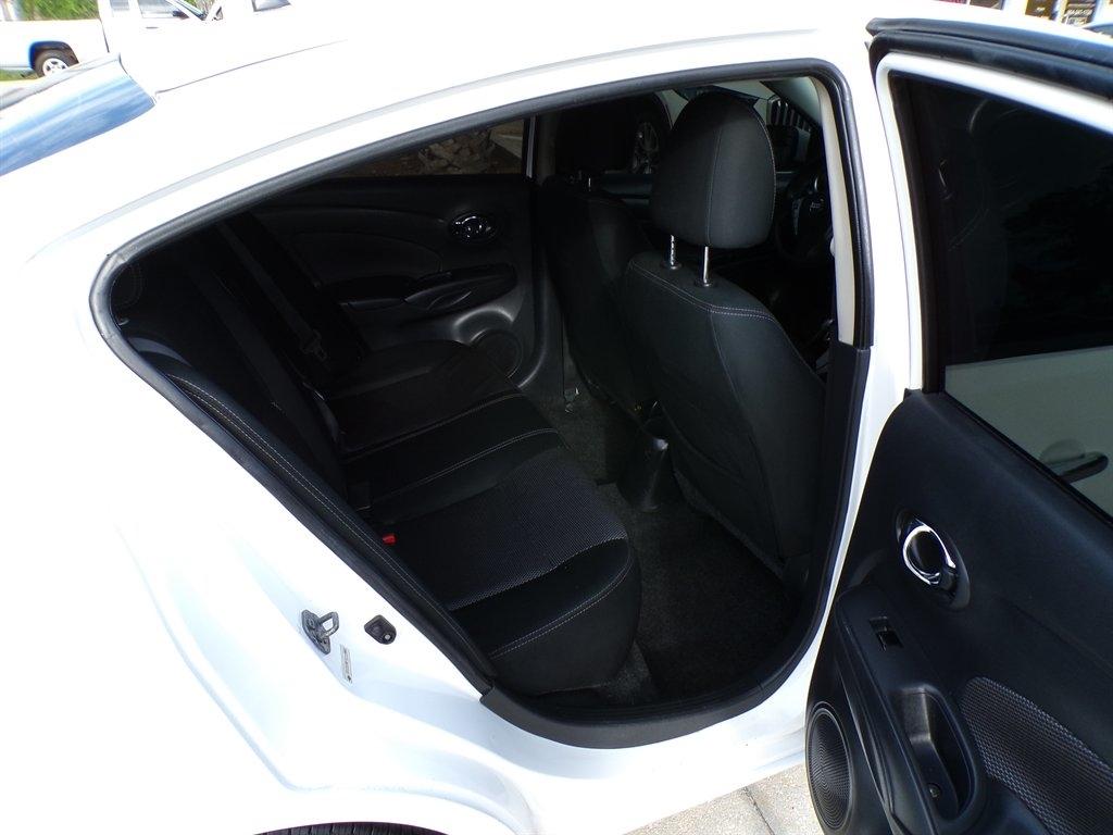 Nissan Versa Sedan SV CVT 2019