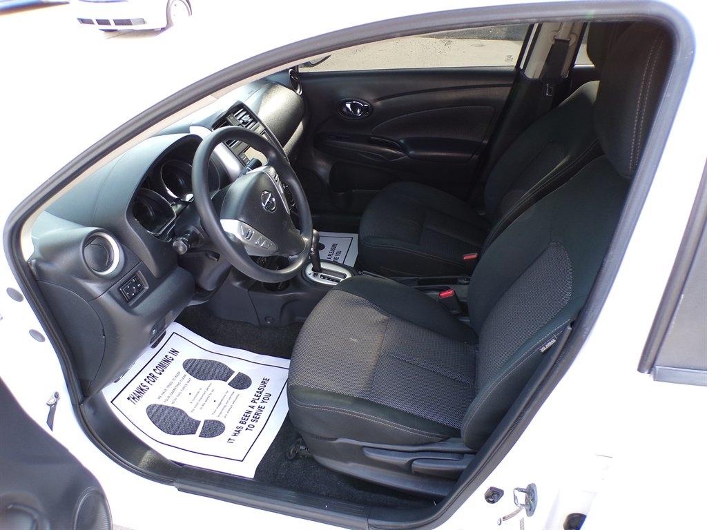 Nissan Versa Sedan SV CVT 2019
