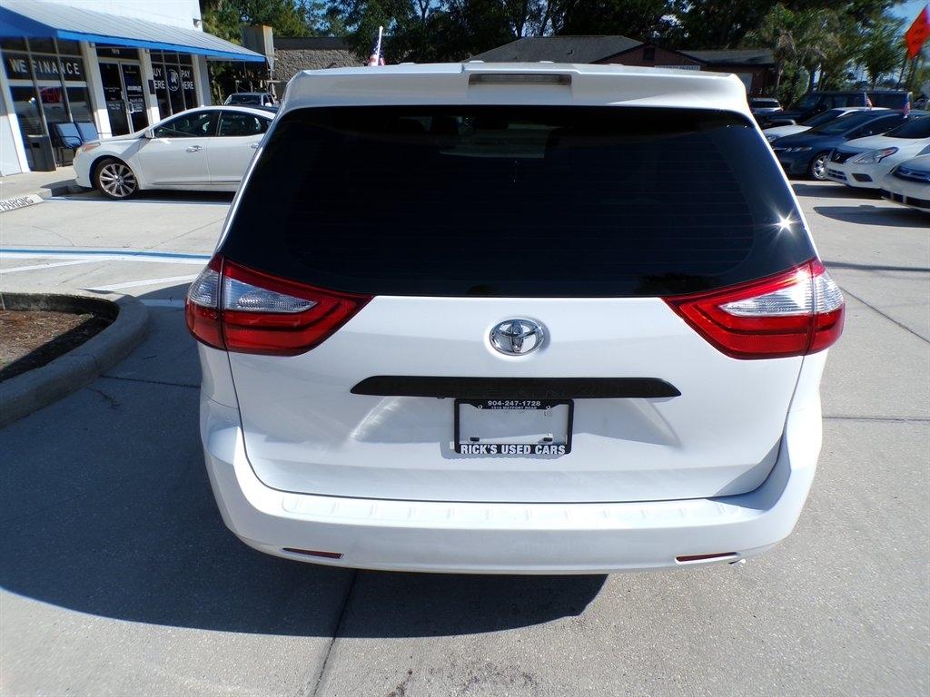 Toyota Sienna L FWD 7-Passenger (Natl) 2018