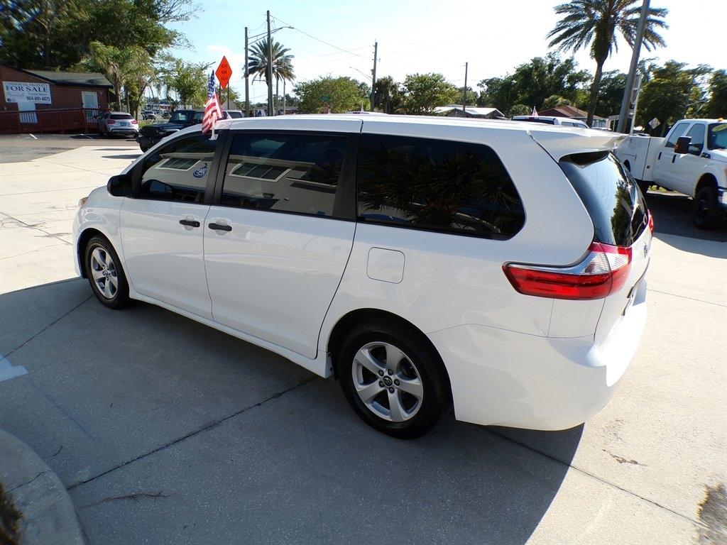 Toyota Sienna L FWD 7-Passenger (Natl) 2018