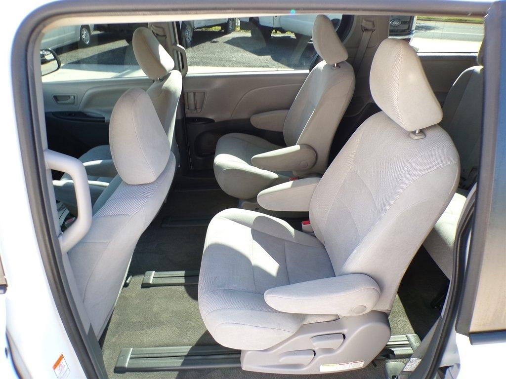 Toyota Sienna L FWD 7-Passenger (Natl) 2018