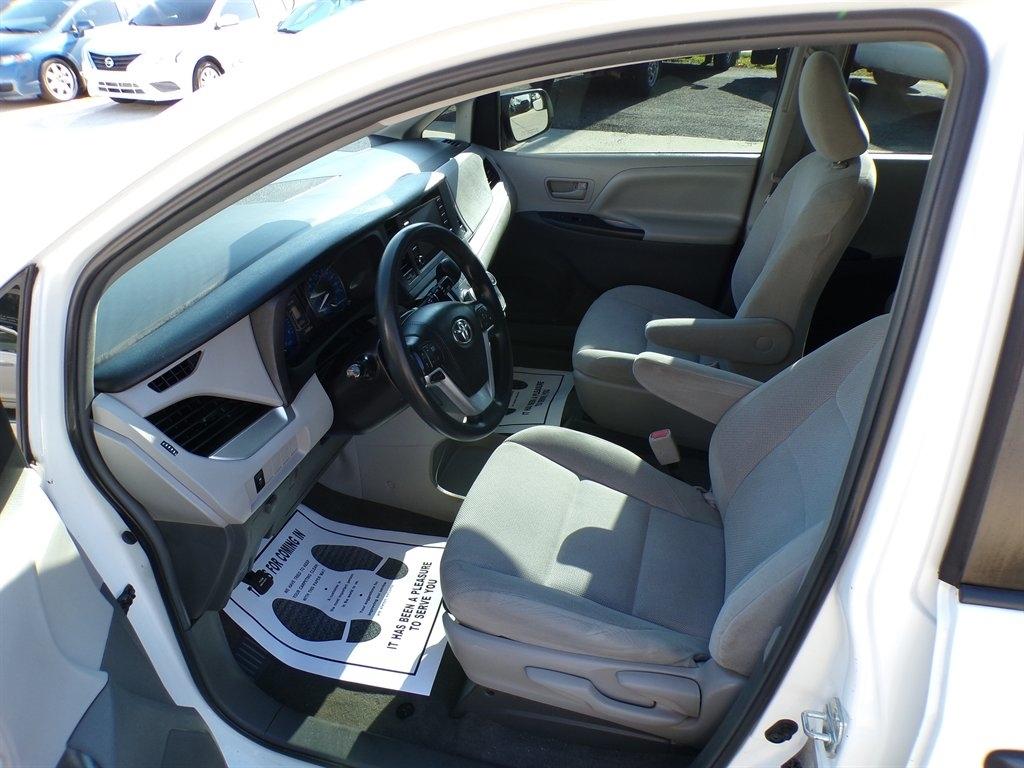 Toyota Sienna L FWD 7-Passenger (Natl) 2018