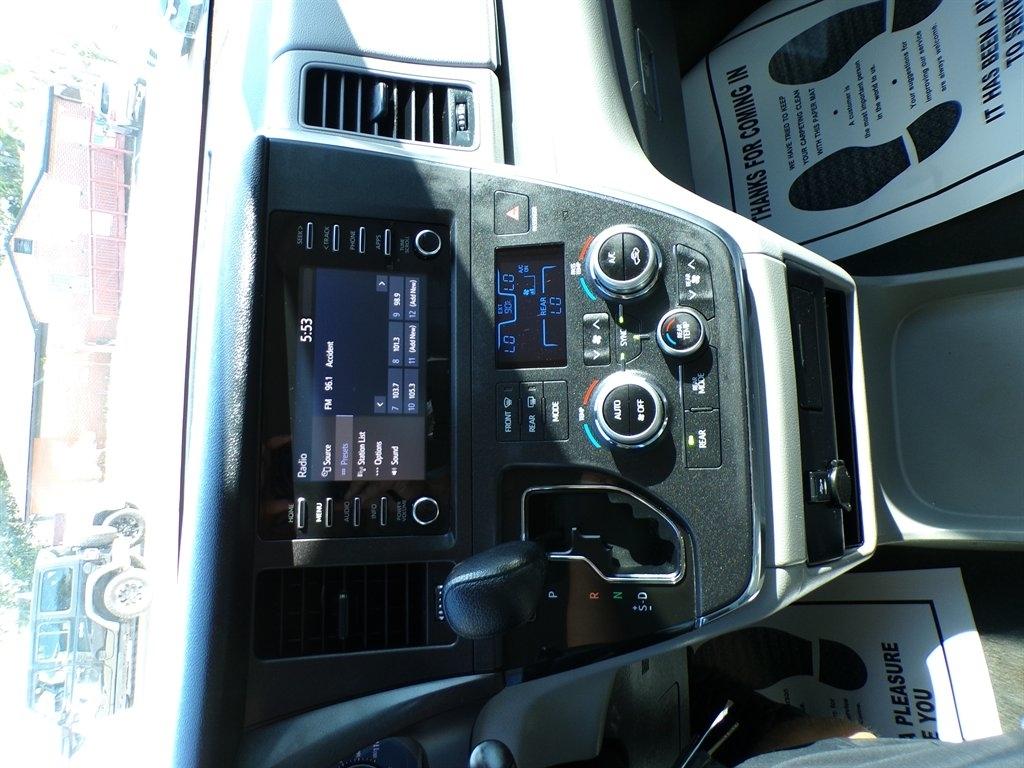 Toyota Sienna L FWD 7-Passenger (Natl) 2018