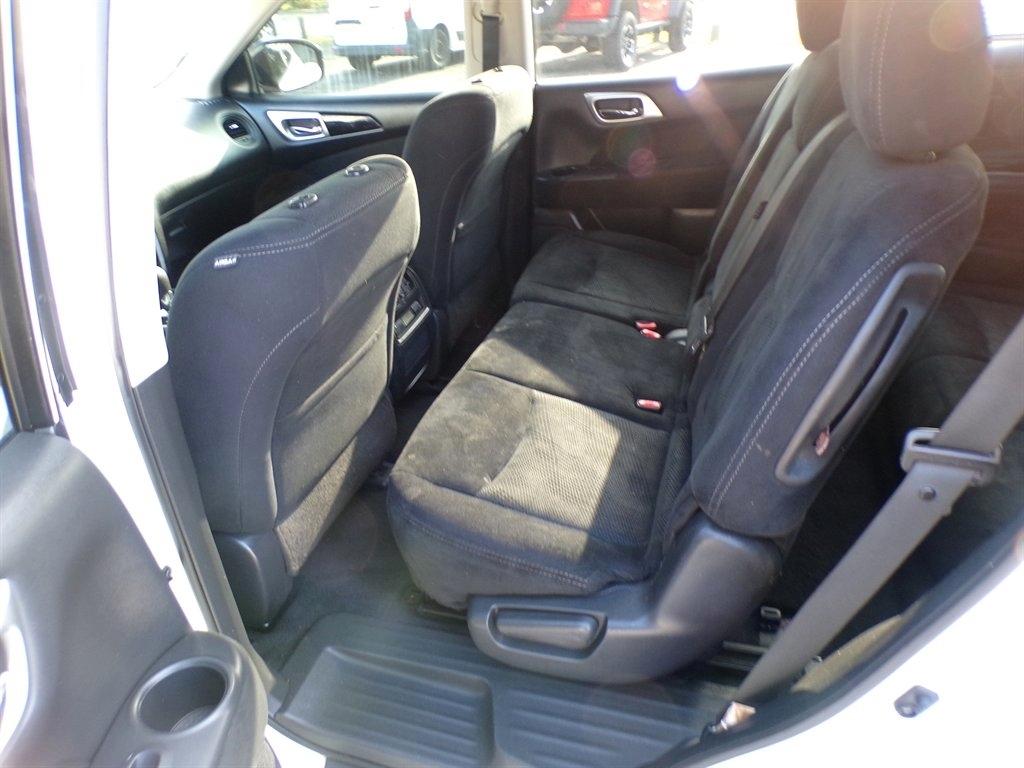 Nissan Pathfinder 2WD 4dr S 2015