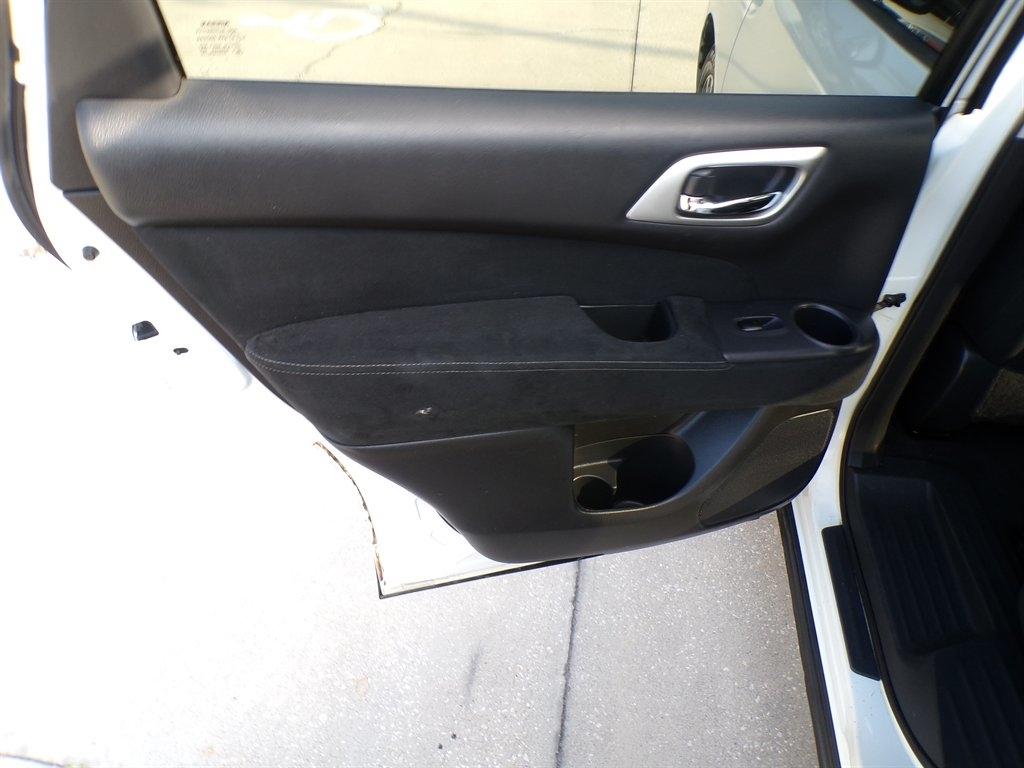 Nissan Pathfinder 2WD 4dr S 2015