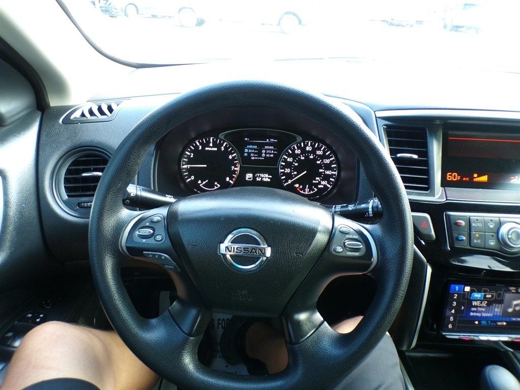 Nissan Pathfinder 2WD 4dr S 2015