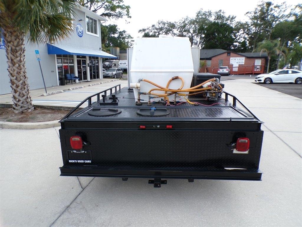 Ford Super Duty F-350 DRW Reg Cab 141" WB 60" CA XL 4WD 2006