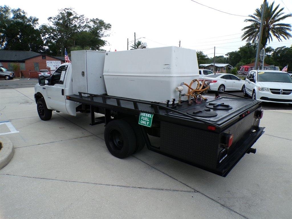 Ford Super Duty F-350 DRW Reg Cab 141" WB 60" CA XL 4WD 2006