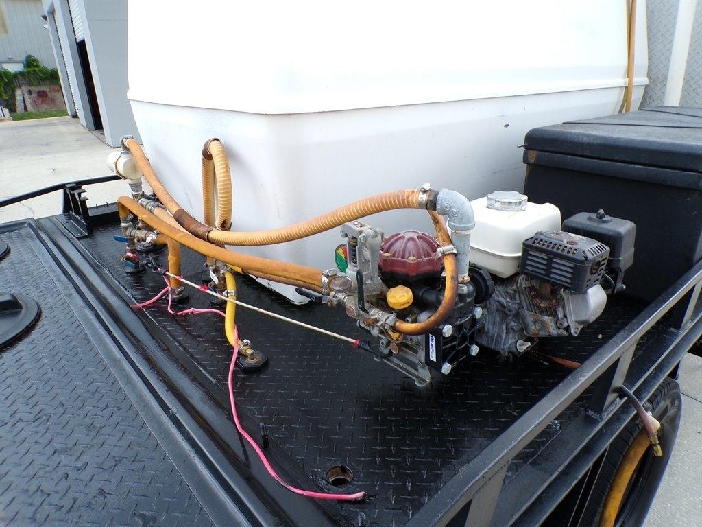 Ford Super Duty F-350 DRW Reg Cab 141" WB 60" CA XL 4WD 2006