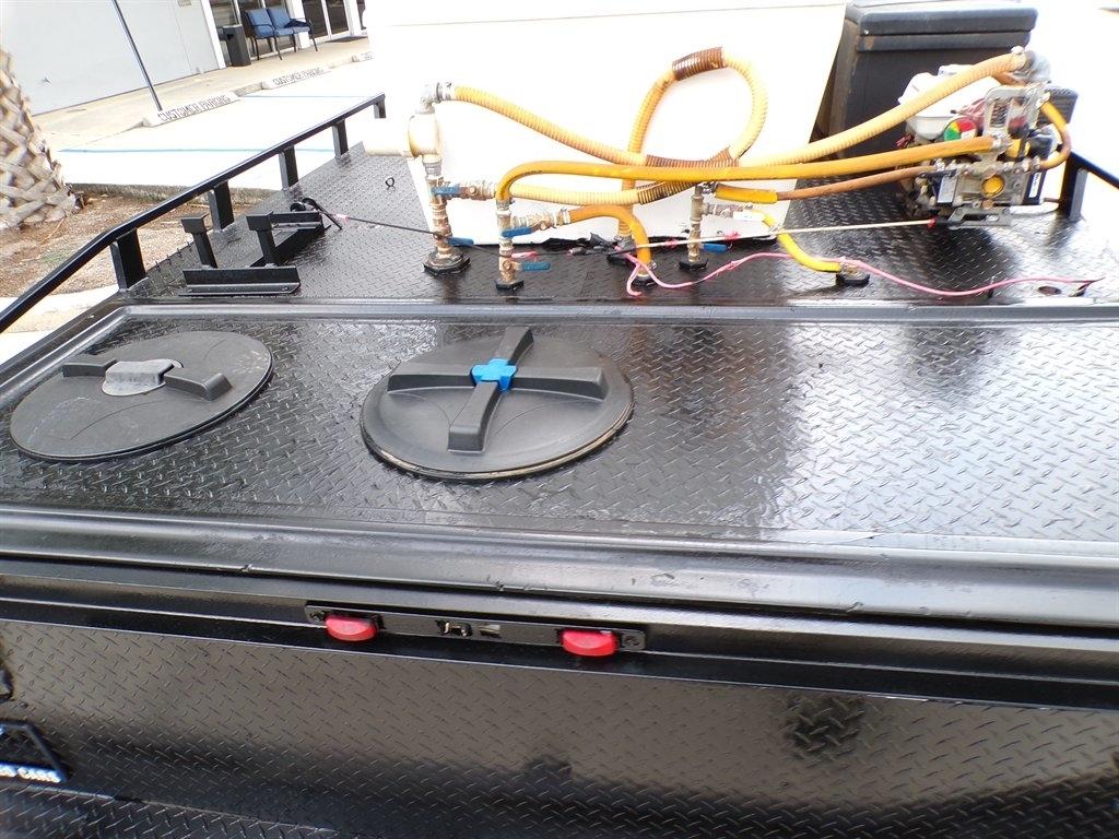Ford Super Duty F-350 DRW Reg Cab 141" WB 60" CA XL 4WD 2006