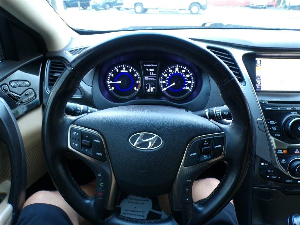Hyundai Azera 4dr Sdn 2012