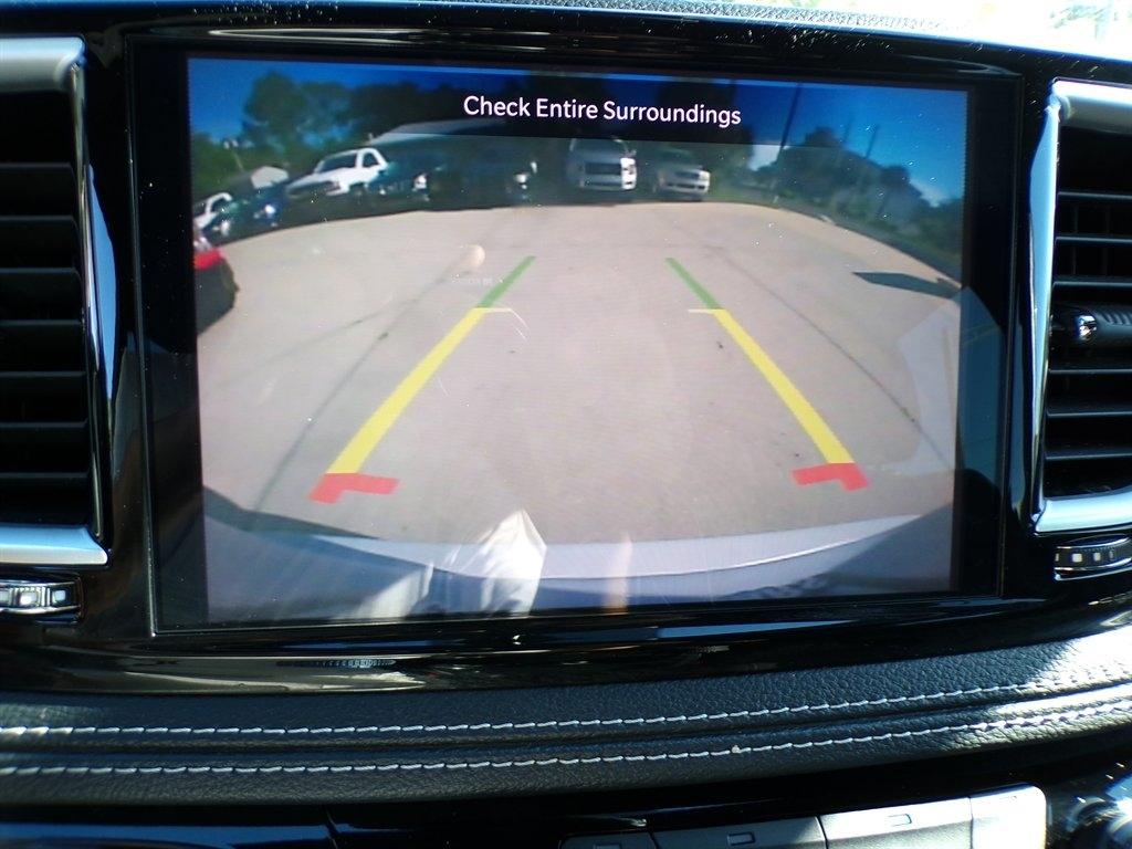 Chrysler Pacifica Touring FWD 2024