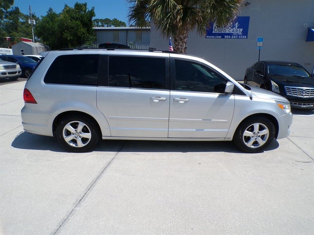 Volkswagen Routan 4dr Wgn SEL 2009