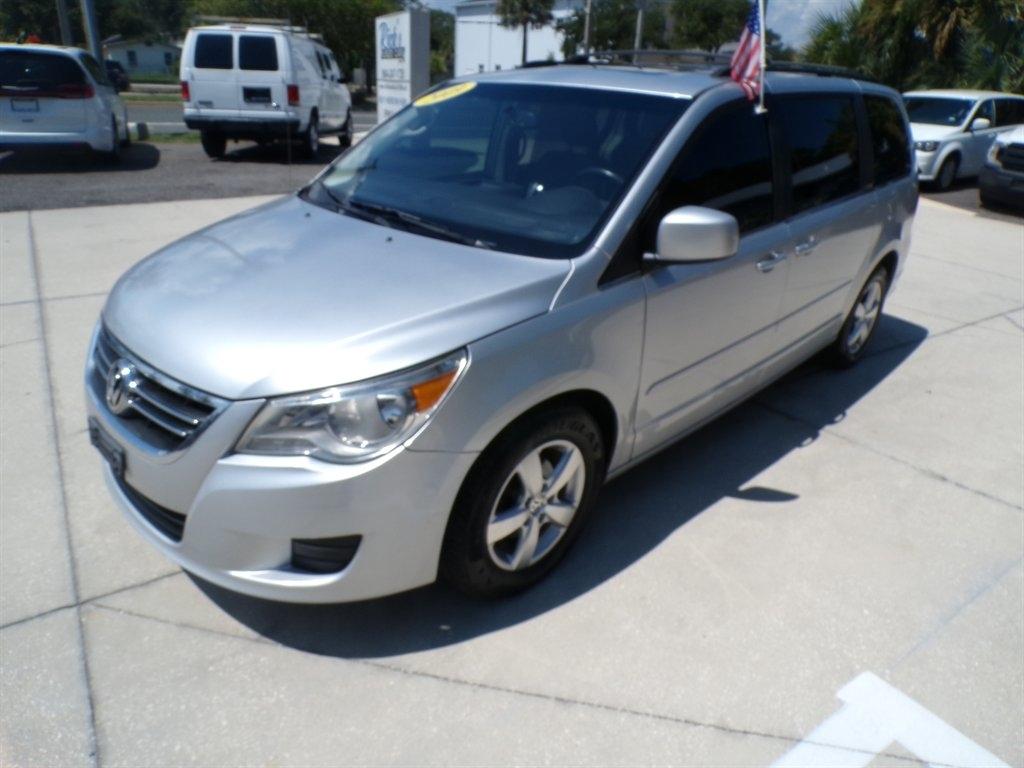 Volkswagen Routan 4dr Wgn SEL 2009