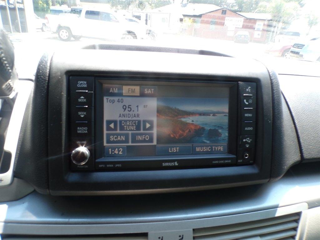 Volkswagen Routan 4dr Wgn SEL 2009