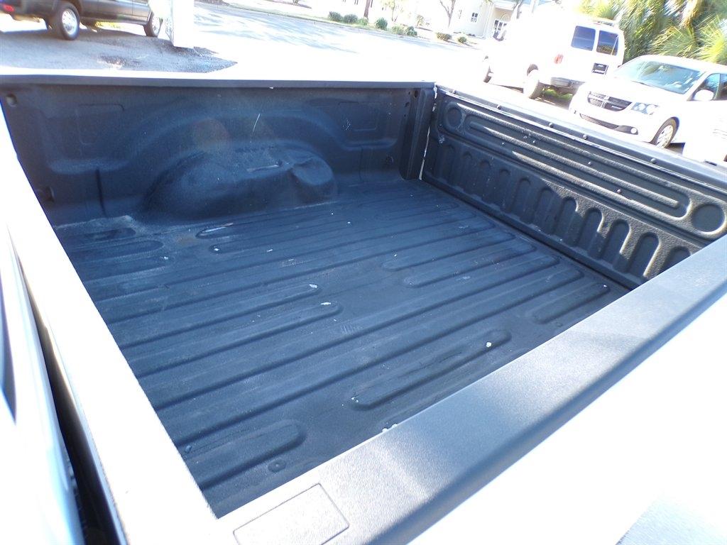 RAM 1500 Classic Tradesman 4x4 Quad Cab 6'4" Box 2023