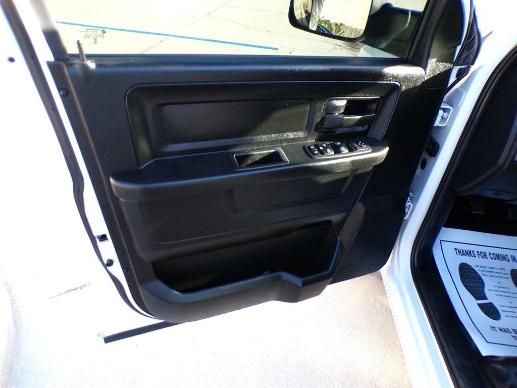 RAM 1500 Classic Tradesman 4x4 Quad Cab 6'4" Box 2023