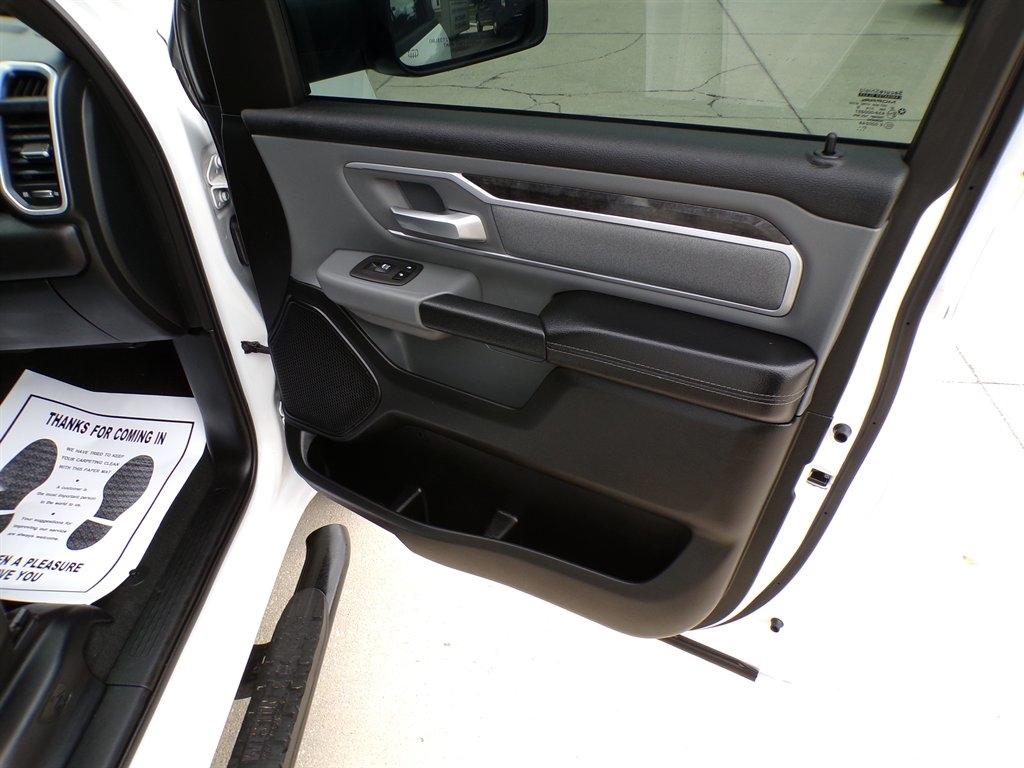RAM 1500 Big Horn 4x4 Crew Cab 6'4" Box 2022