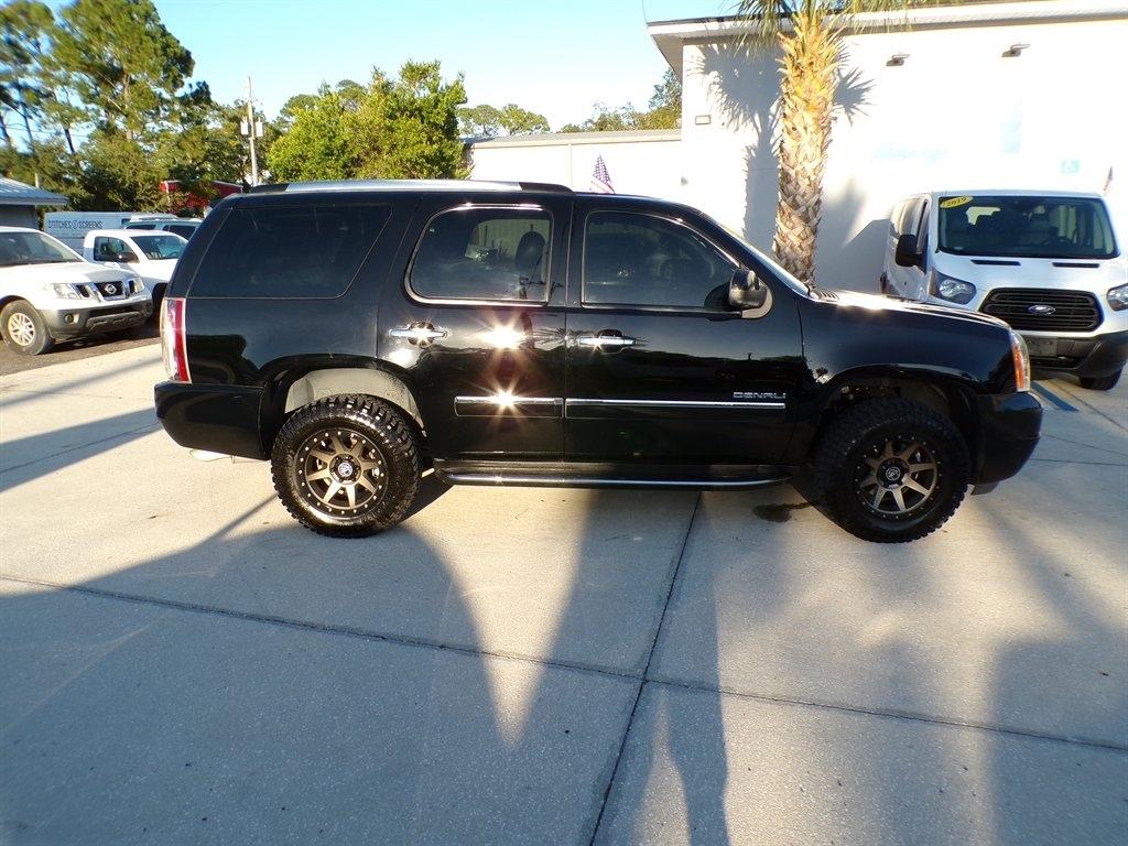 GMC Yukon AWD 4dr 1500 Denali 2012
