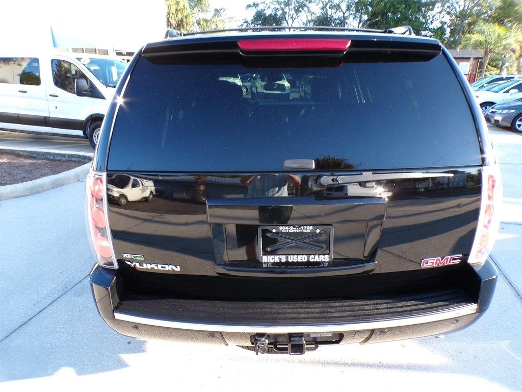 GMC Yukon AWD 4dr 1500 Denali 2012